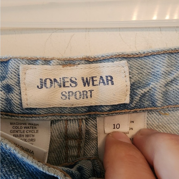 Jones wear sport loose fit Distressed jeans size womens 10 - Picture 2 of 4